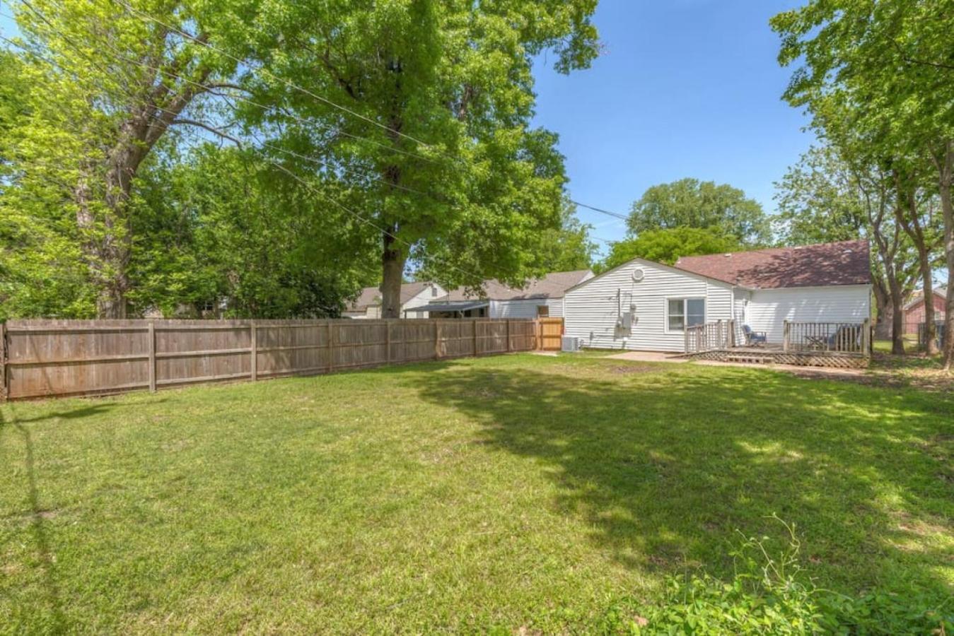 Trendy In Tulsa Villa Exterior photo
